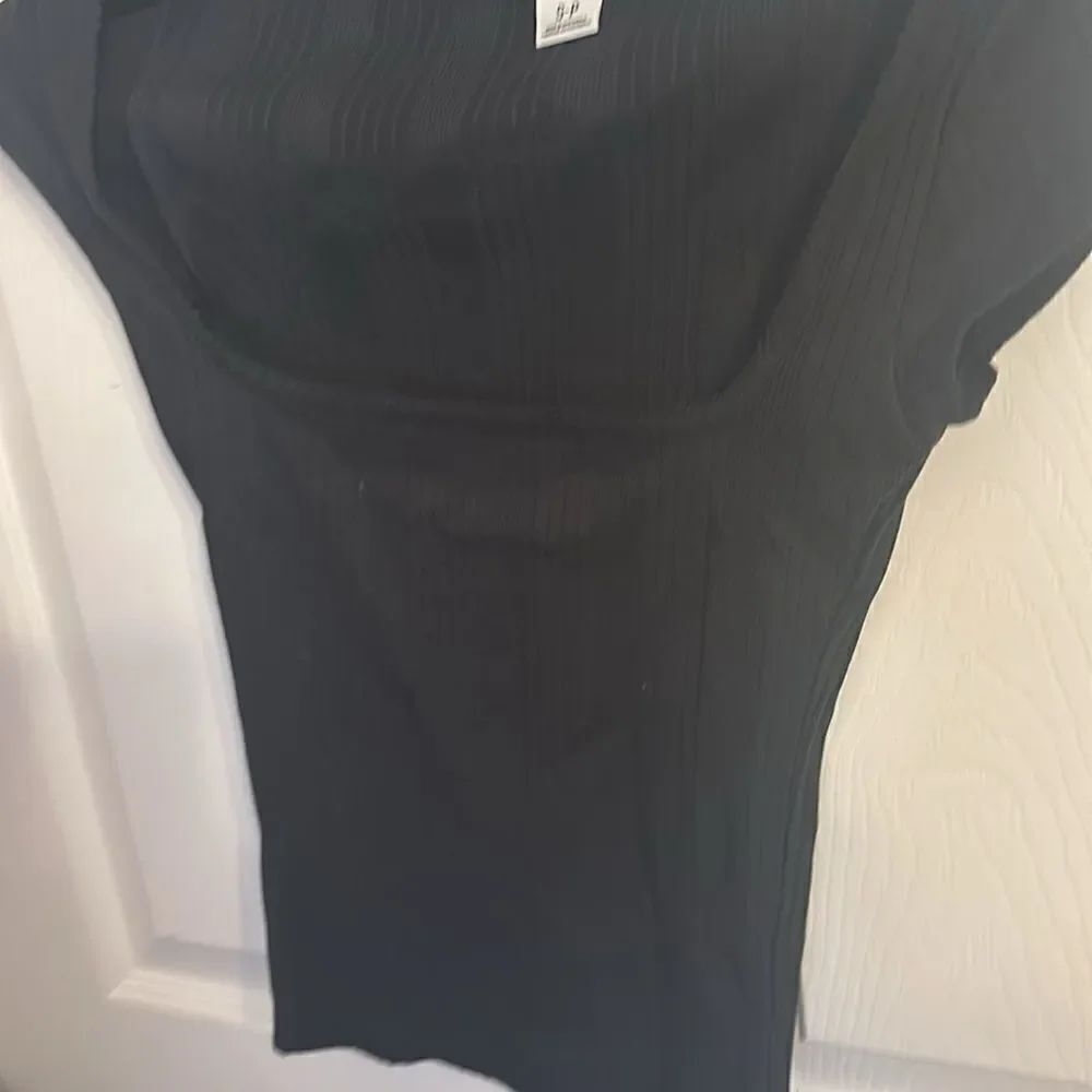 BDG Top NWOT With Flaw Pictured Size. Small - Picture 3 of 5